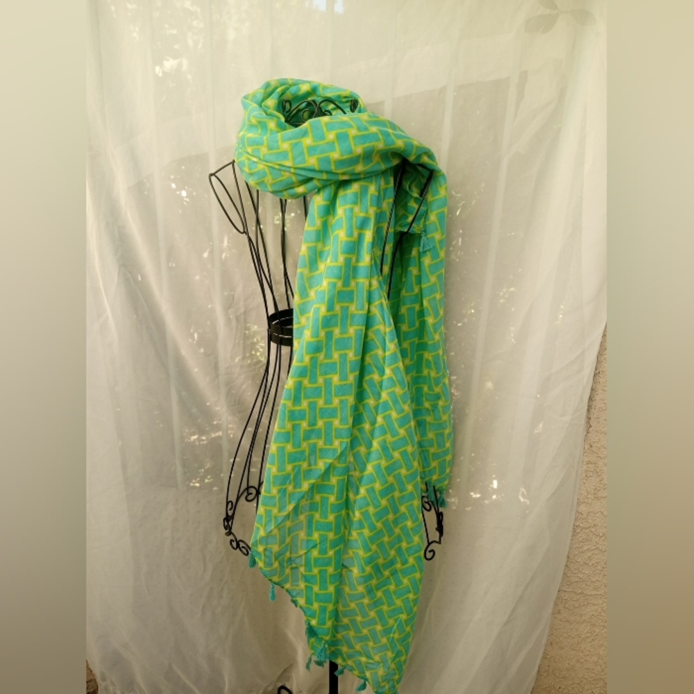 Its A Wrap by Initials Inc Scarf Shawl Interlock 3BX207 NWT